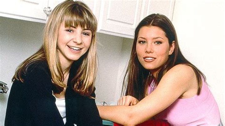 Jessica Biel & Beverley Mitchell Have A Mini ‘7th Heaven’ Reunion – Hollywood Life
