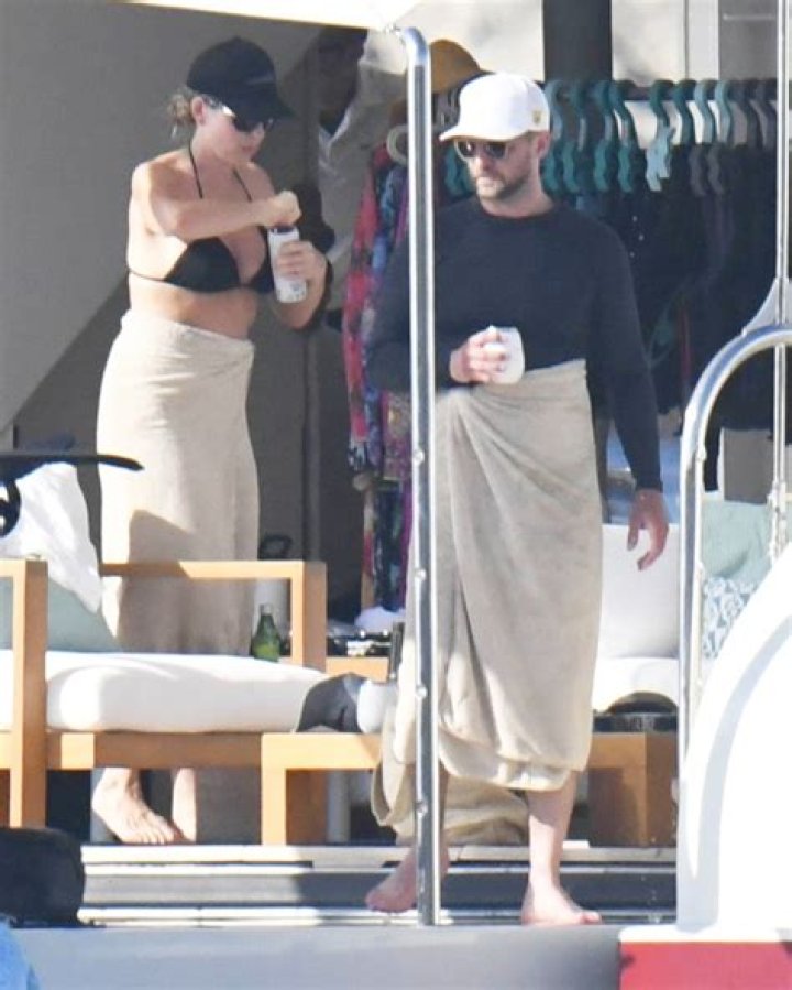 Jessica Biel In Black Bikini On Yacht During Vacation: Photos – Hollywood Life