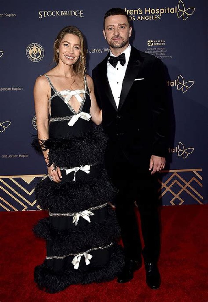 Jessica Biel In Black Gown With Bows With Justin Timberlake At Gala – Hollywood Life