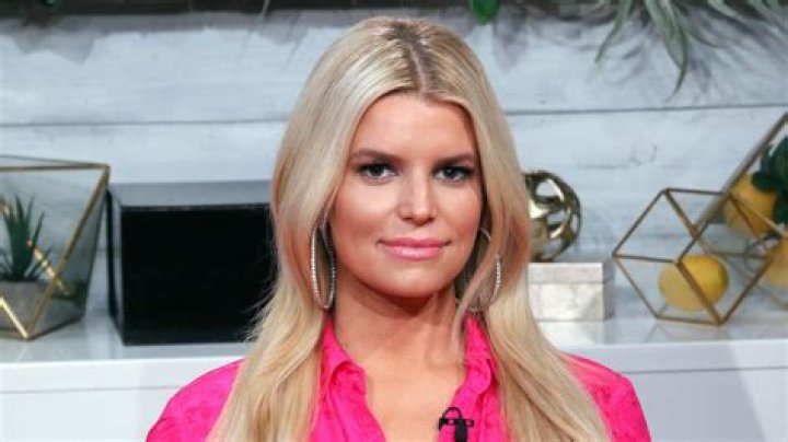 Jessica Simpson On Her Emotional Weight Loss Journey: Interview – Hollywood Life