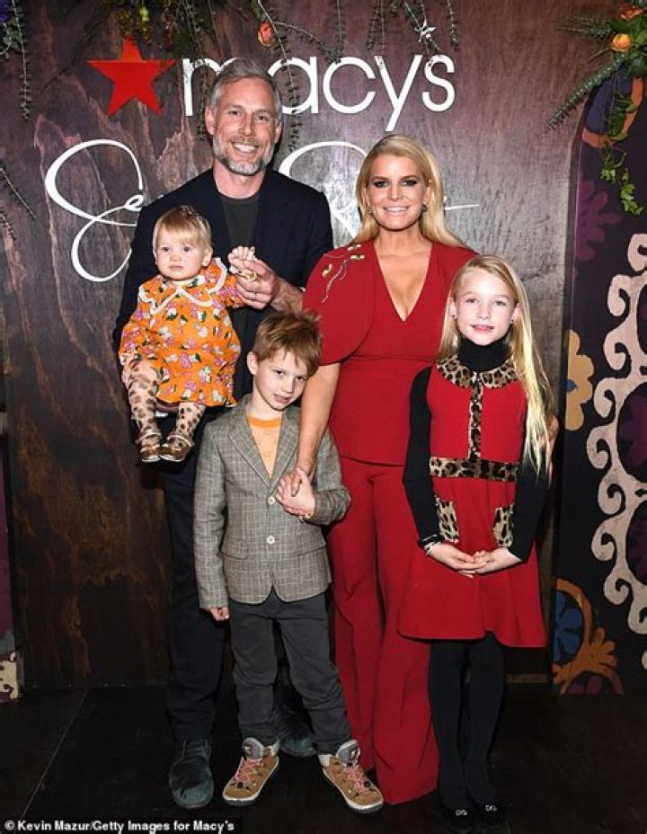 Jessica Simpson Quit Cheerleading After She Was Called A ‘Lesbian’ Over Child Molestation
