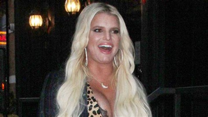 Jessica Simpson Rocks Leopard Dress and Dances to ‘With You’: Video – Hollywood Life