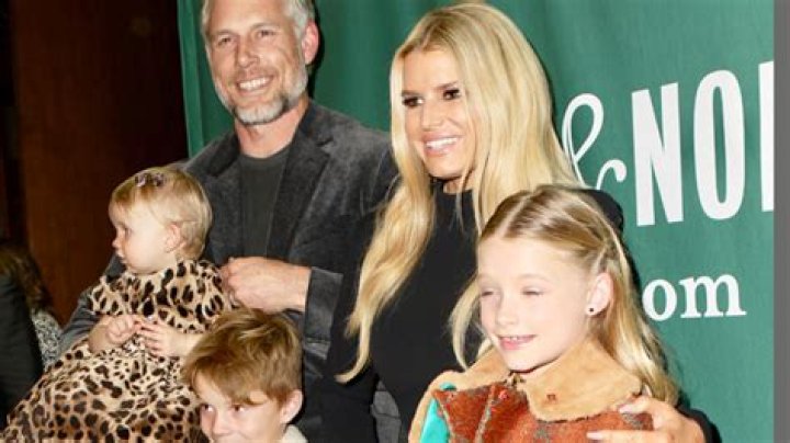 Jessica Simpson’s Kids Maxwell, 9, & Ace, 8, Look So Tall & Grown Up As They Hug On 1st Day Of School — Photo