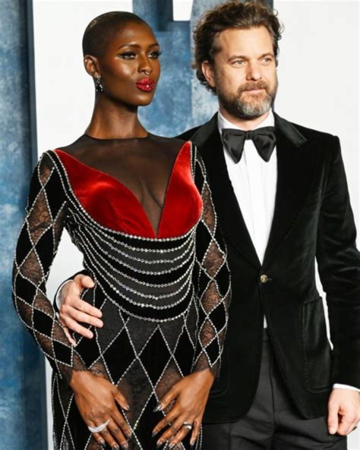 Jodie Turner-Smith Wears Her Wedding Ring Amidst Joshua Jackson Split – Hollywood Life