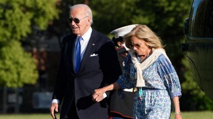 Joe & Jill Biden Arrive In Nantucket For Thanksgiving Holding Hands – Hollywood Life