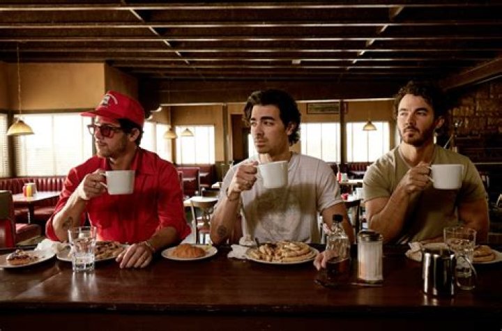 Joe Jonas Brings Back His ‘S.O.S.’ Hair In New Video — Watch – Hollywood Life