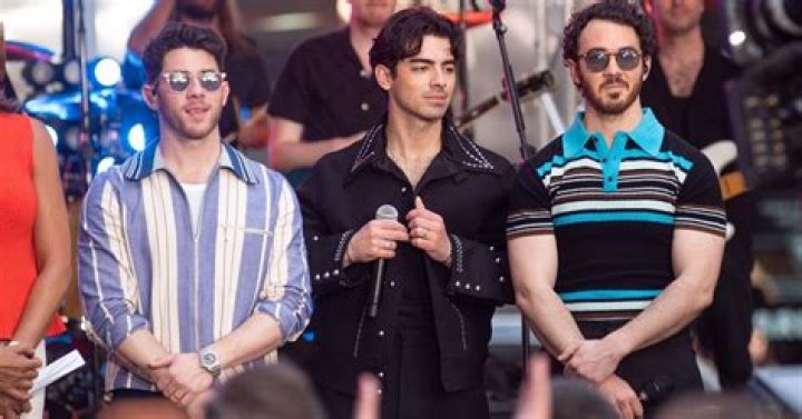 Joe Jonas Kisses Sophie Turner Passionately In Trailer For Surprise Jonas Brothers Concert Film