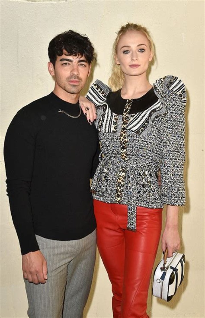 Joe Jonas Takes Daughters to NYC Musical Amid Sophie Turner Divorce – Hollywood Life