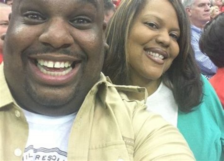 John Gray’s Wife Has Airport Meltdown — The Preacher’s Aventer Gray Has Tantrum – Hollywood Life