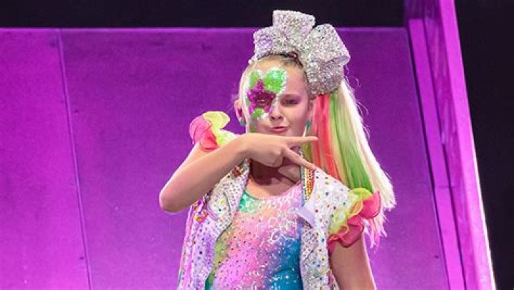 JoJo Siwa Reveals Favorite Tour Moments & Announces 50 More Dates – Hollywood Life