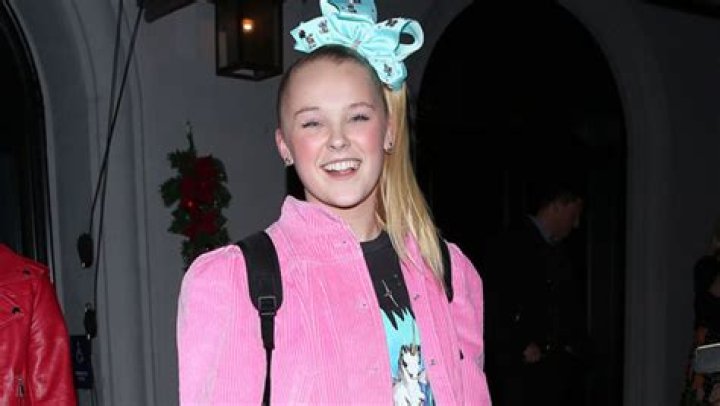 JoJo Siwa’s Valentine’s Day Post For Kylie Prew: Photos – Hollywood Life