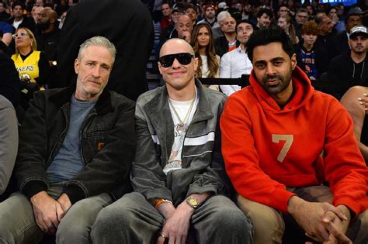 Jon Stewart On Pete Davidson Friendship Amid ‘Explosive’ Kanye Drama – Hollywood Life