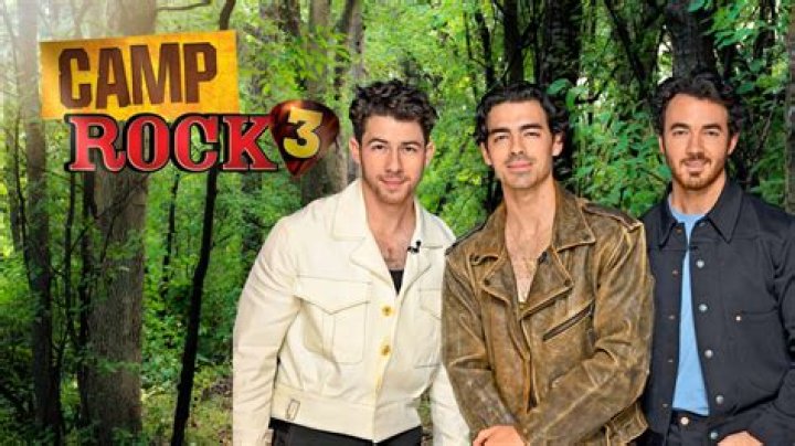 Jonas Brothers Recreate Iconic ‘Camp Rock’ Scene For TikTok: Watch – Hollywood Life
