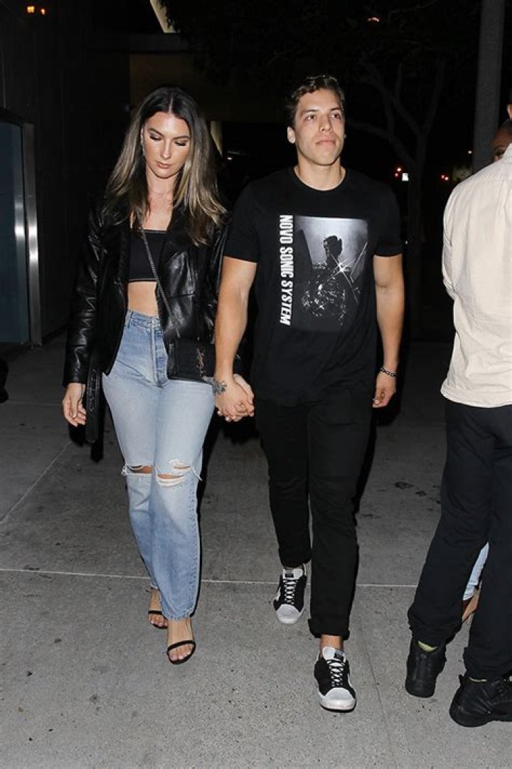 Joseph Baena & Nicky Dodaj Hold Hands On Date & He Flaunts Muscles – Hollywood Life