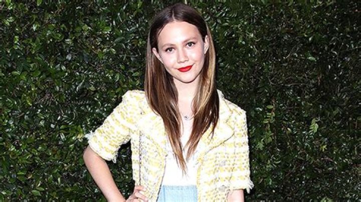 Judd Apatow & Leslie Mann’s Daughter, Iris, 18, Looks Stunning In New Prom Posts