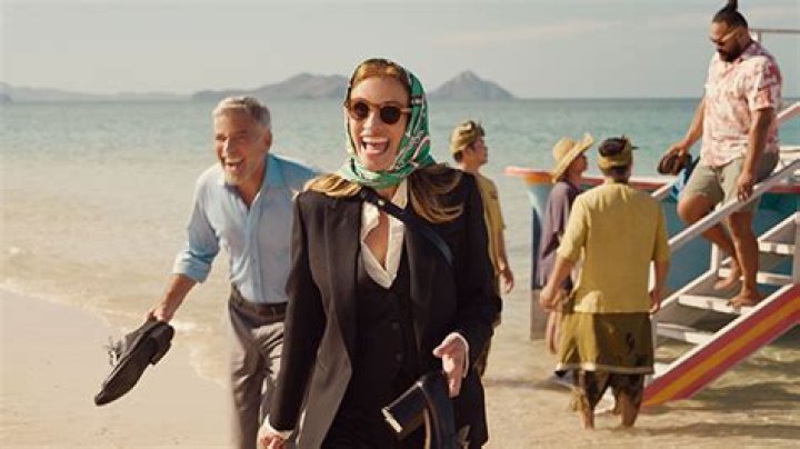 Julia Roberts & George Clooney Star In ‘Ticket To Paradise’ Trailer – Hollywood Life