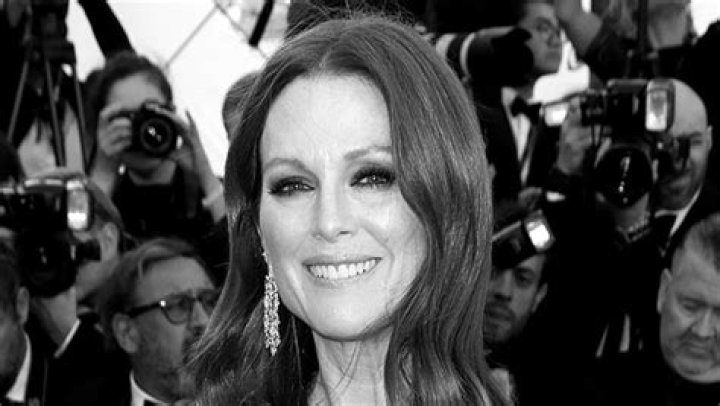 Julianne Moore Celebrity Profile – Hollywood Life