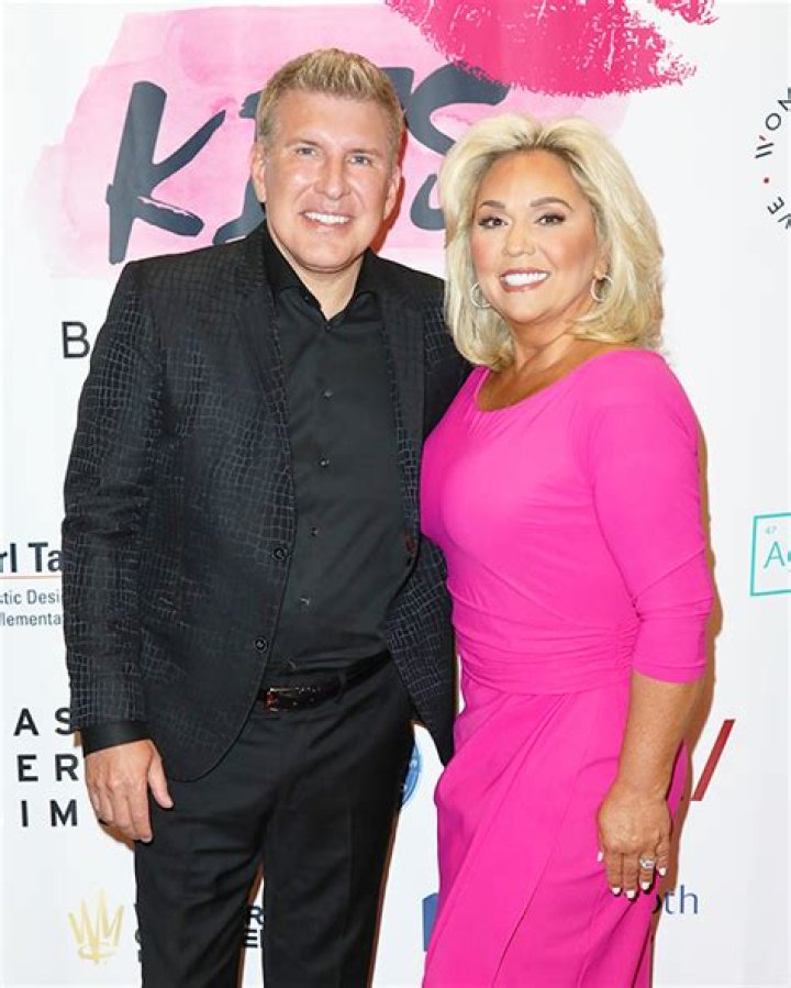 Julie Chrisley Seen In 1st Photos After Prison Sentence – Hollywood Life