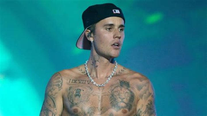 Justin Bieber: 20 Times He’s Gone Shirtless Or Showed His Butt & Had Us Swooning