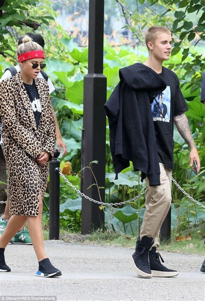 Justin Bieber Flirting With Sofia Richie On Instagram — PIC – Hollywood Life