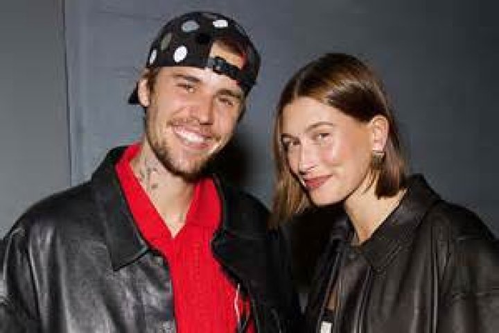 Justin Bieber & Hailey Baldwin: He Doesn’t Want To Be ‘Tied’ To Her While On Tour