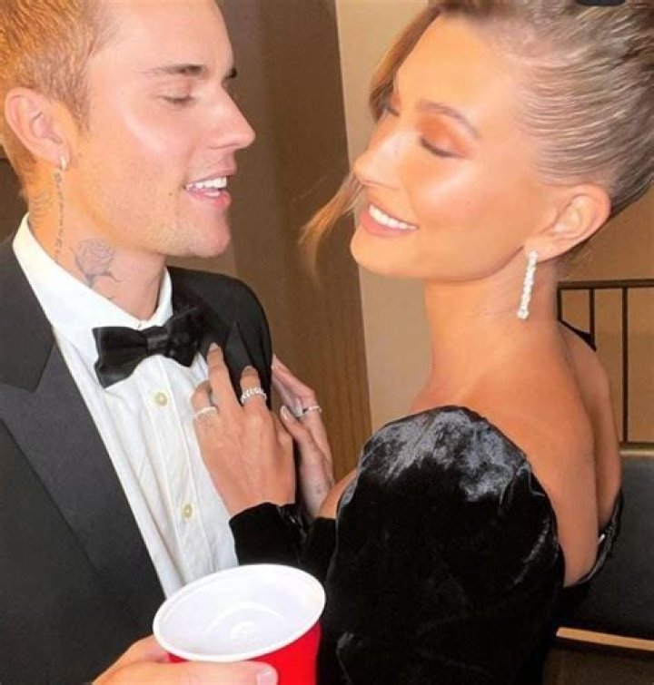 Justin Bieber & Hailey Baldwin Proudly Show Off Wedding Rings After 2nd Nuptials — Pics