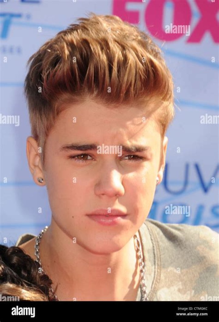 Justin Bieber — Pics Of Pop Star – Hollywood Life