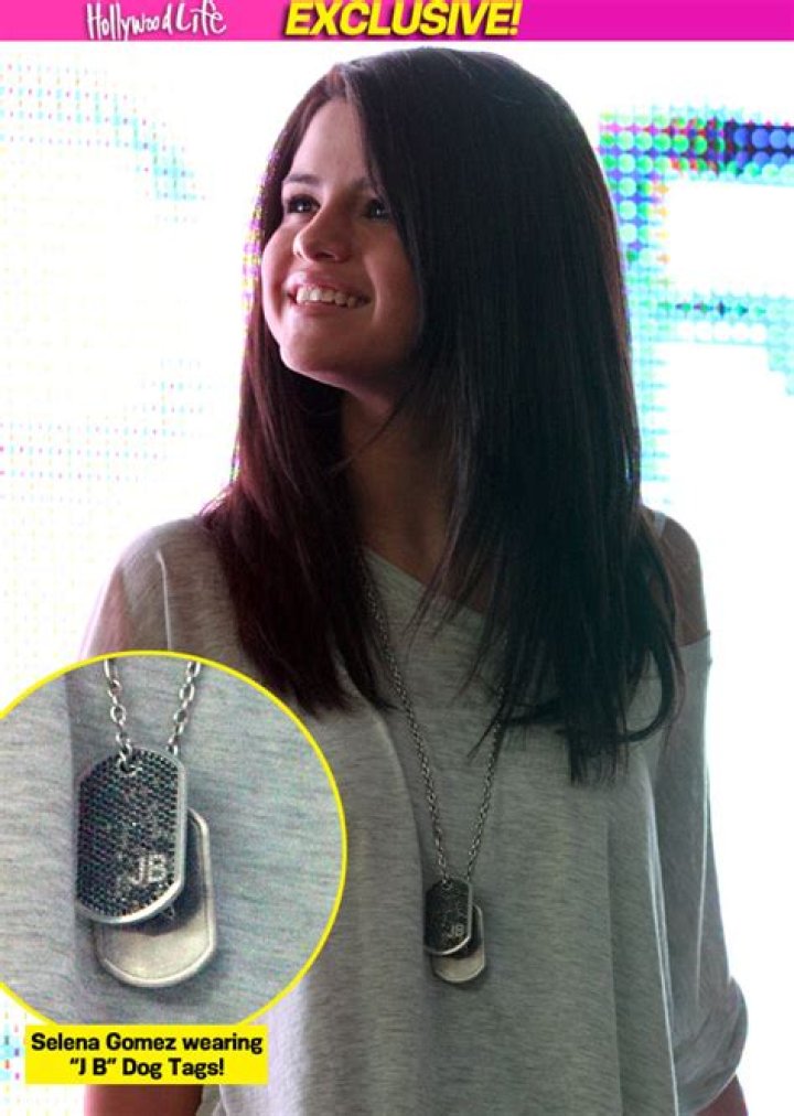 Justin Bieber’s Custom Made Dog Tags! – Hollywood Life