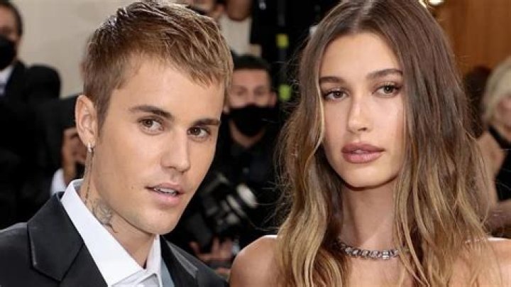 Justin Bieber’s Ex 6 Months Along With First Child – Hollywood Life