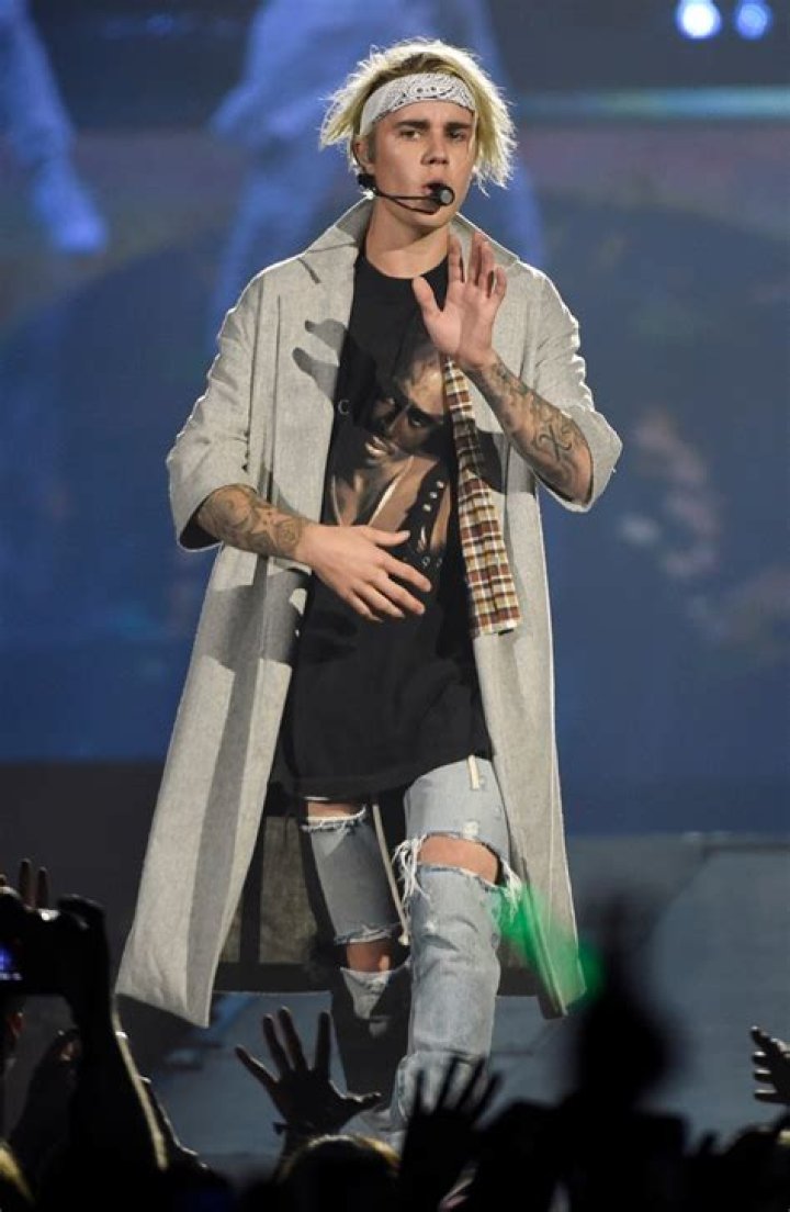 Justin Bieber’s ‘Purpose’ Tour 2016 — Photos From His Live Show – Hollywood Life