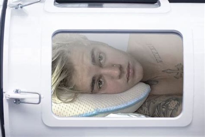 Justin Bieber Sleeps In Hyperbaric Oxygen Chamber & Relies On IV Infusions To Get Out Of Bed