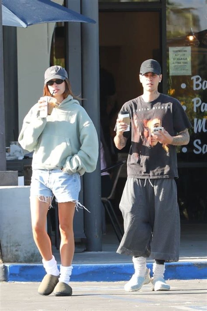 Justin Bieber Spotted Out With Gorgeous Mystery Woman: Is It Model Fiona Barron?