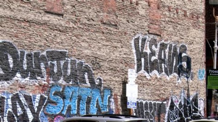 Justin Bieber Told To Clean Up Graffiti By Angry Australia Mayor