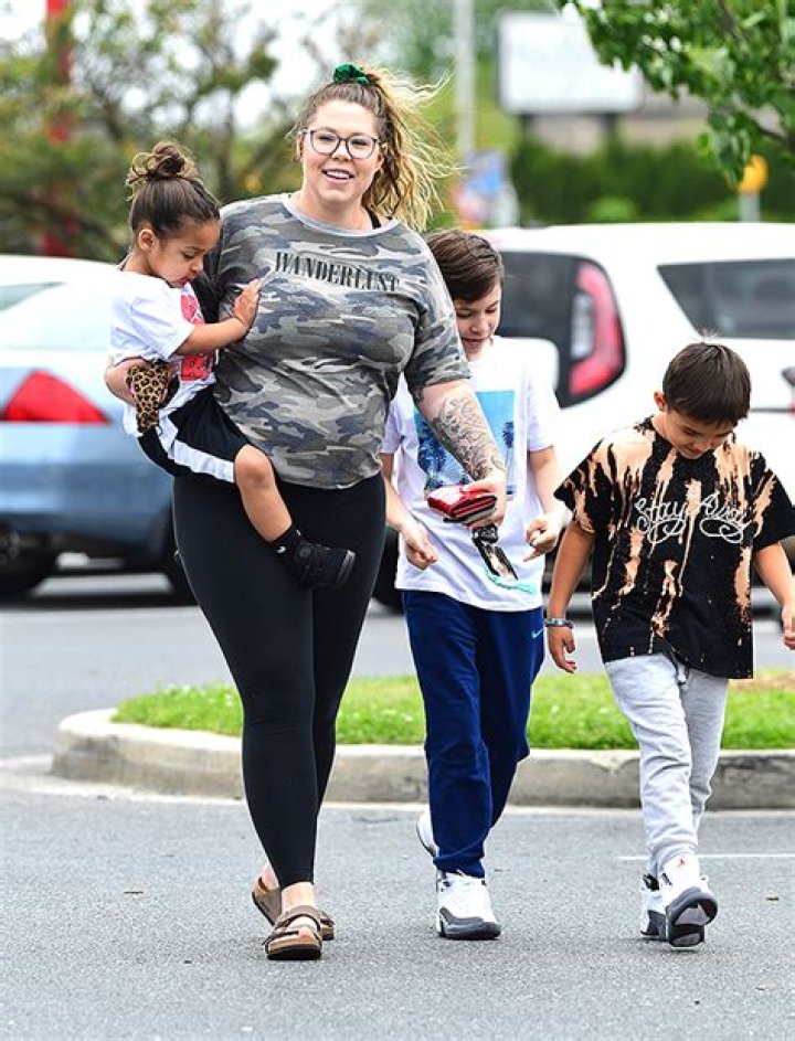 Kailyn Lowry’s Ex Chris Lopez Cuddles Sons Lux & Creed In Rare Pic – Hollywood Life