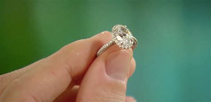 Kaity Biggar’s Engagement Ring From Zach Shallcross: Photos – Hollywood Life