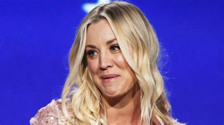 Kaley Cuoco Bursts Into Tears After Receiving First Golden Globe Nomination For ‘Flight Attendant’