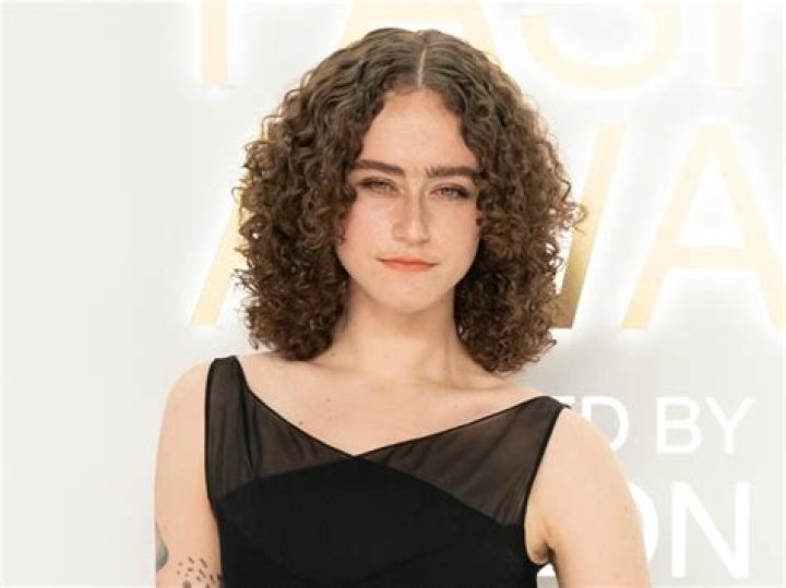 Kamala Harris’ Stepdaughter, Ella Emhoff, Reveals She Stopped Plucking Her Brows & Is ‘Embracing The Unibrow’
