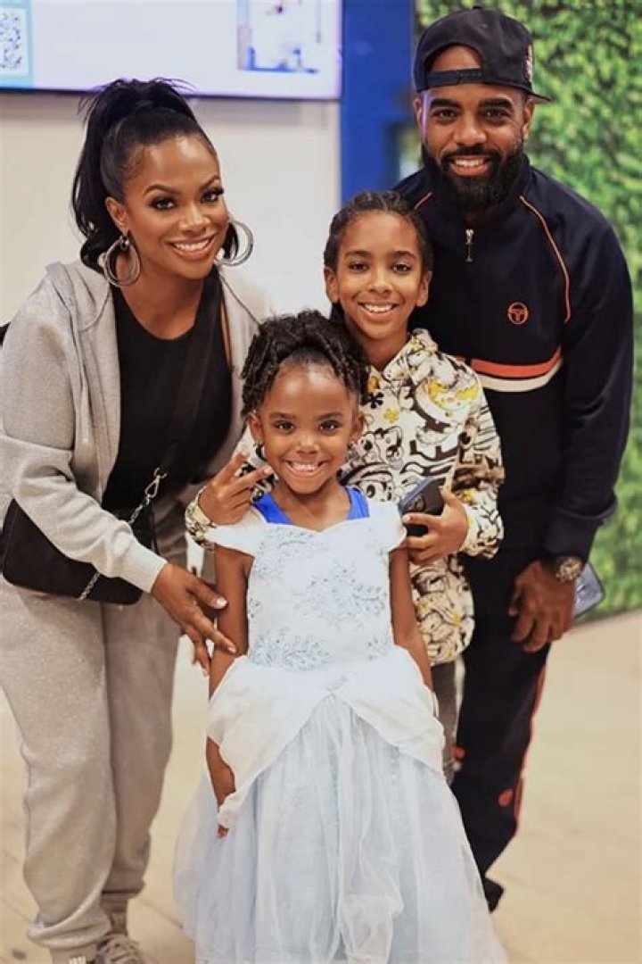 Kandi Burruss’ Husband Todd Begs Daughter Blaze To Say ‘Dada’ & Her Reaction Is Priceless — Watch
