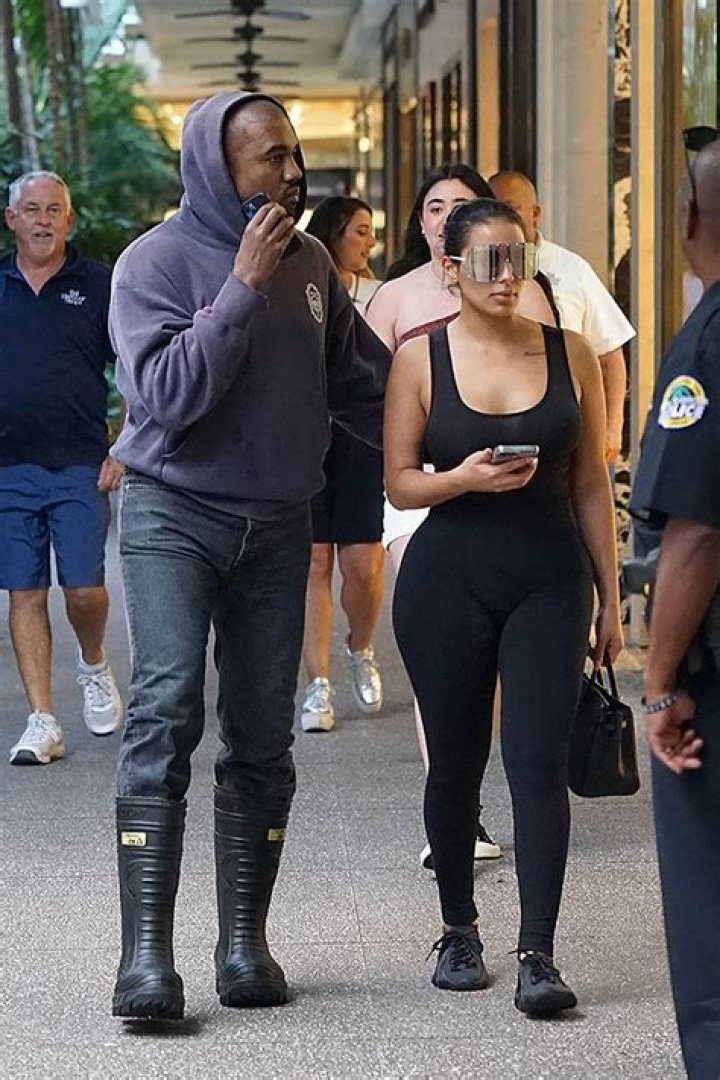 Kanye West Parties With Chaney Jones In Kim Kardashian Glasses: Photos – Hollywood Life