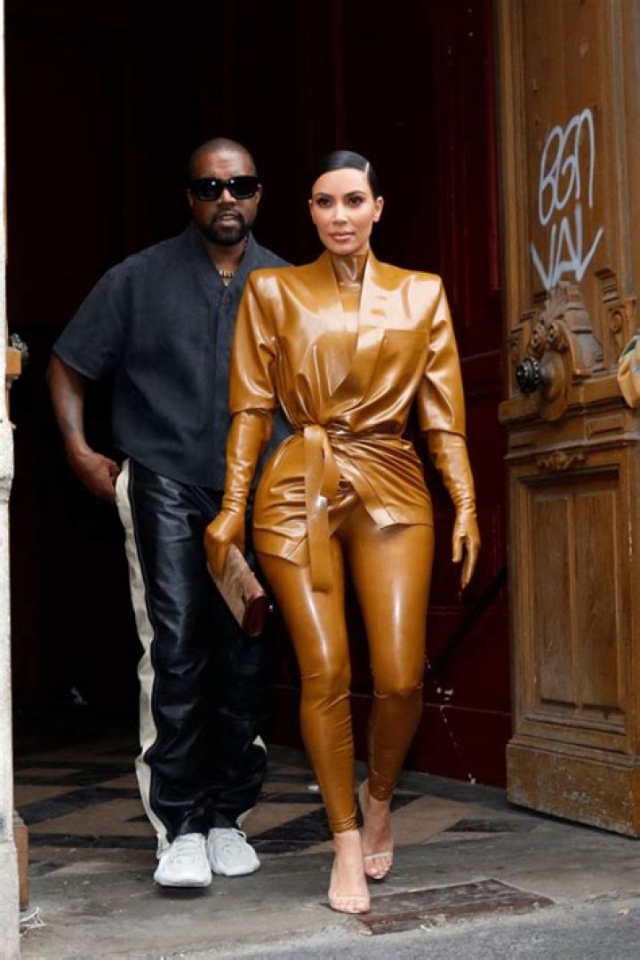 Kanye West’s Meeting With Kim Kardashian About Kids Schools – Hollywood Life