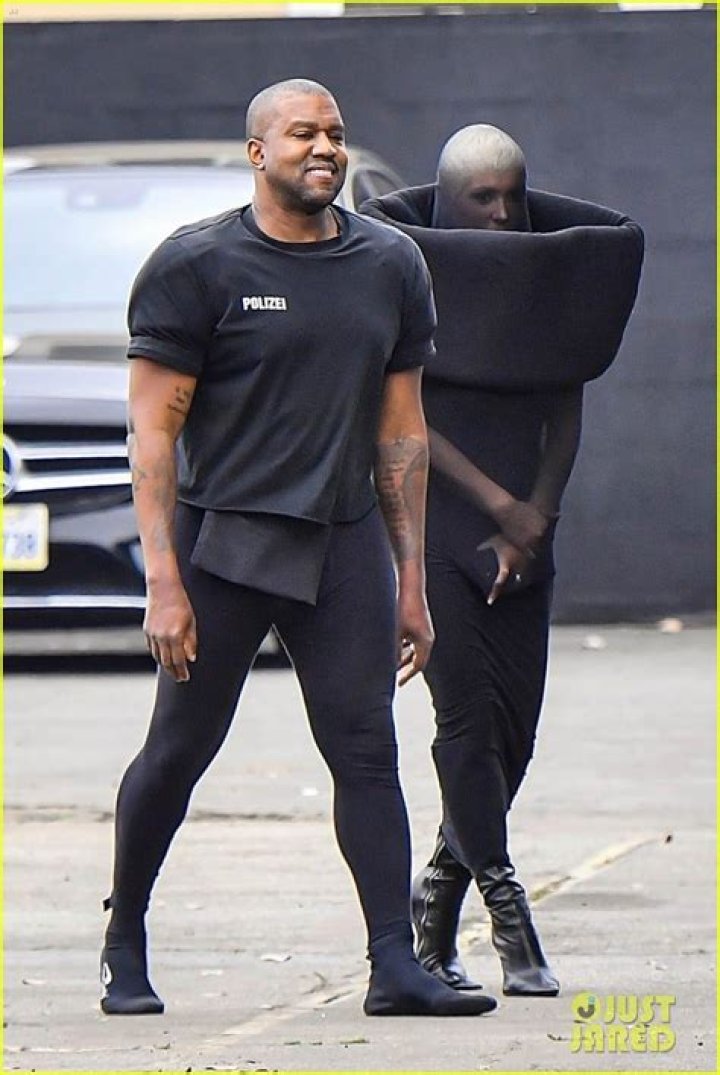 Kanye West Wears Spiked Costume & Lifts Weights On ‘Donda’ Live Stream – Hollywood Life