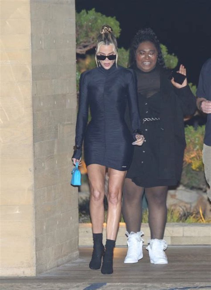 Kardashian-Jenner Sisters In Skintight Dresses: Photos – Hollywood Life