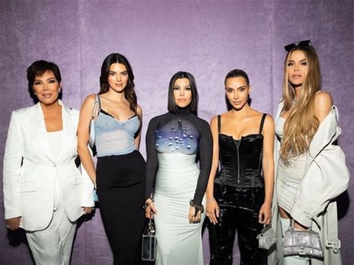 Kardashian & Jenner Sisters Twinning — PICS