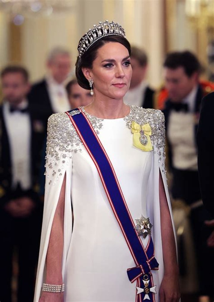 Kate Middleton In Queen Mary’s Lover’s Knot Tiara Once Worn By Diana – Hollywood Life