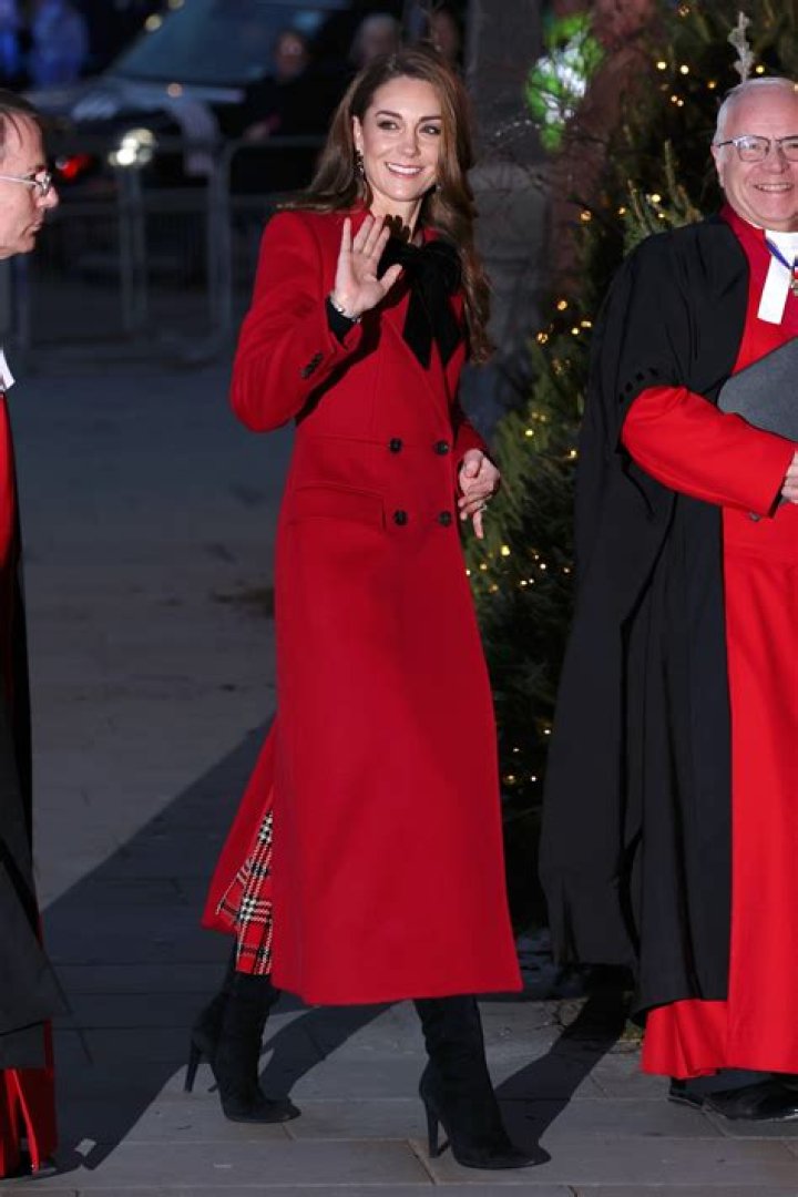 Kate Middleton’s Christmas Outfit At Sandringham 2019: Pics – Hollywood Life