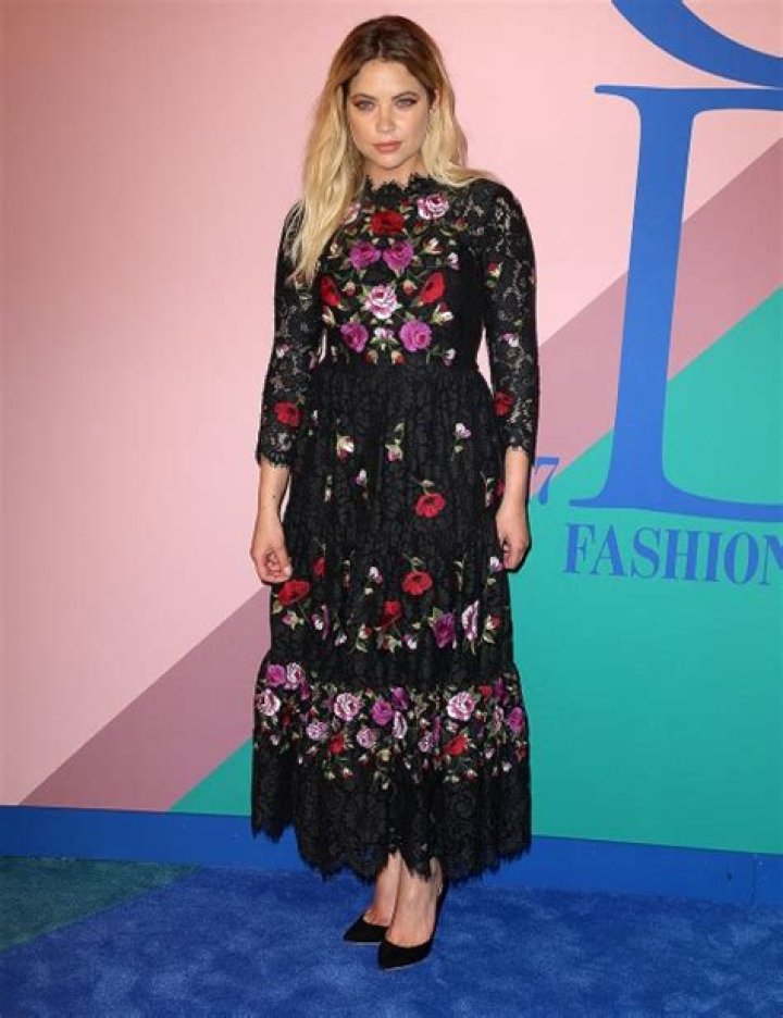 Kate Spade Dresses On Red Carpet — PICS