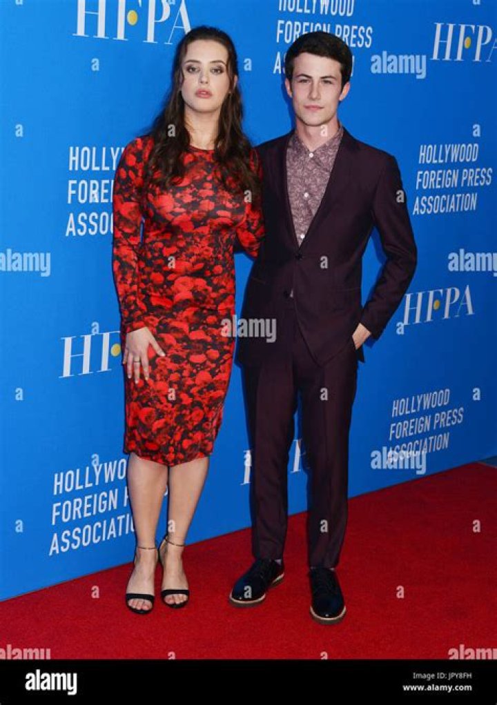 Katherine Langford & Dylan Minnette Shine – Hollywood Life