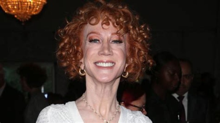 Kathy Griffin Tearfully Responds To Trolls Who Mock Her Curly Hair – Hollywood Life