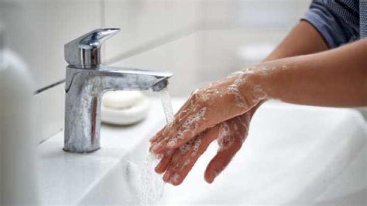Katie Couric Dances To ‘My Sharona’ While Washing Hands 4 Days Into Self-Quarantine — Watch