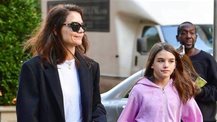 Katie Holmes, 41, & Daughter Suri, 14, Become DYI Tie-Dye Twins While At Home In Quarantine